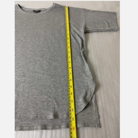 Theory Women’s Size M Gray Short Sleeve Viscose T-Shirt - Picture 7 of 7